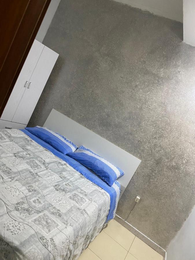 Napolicamera Luaran gambar